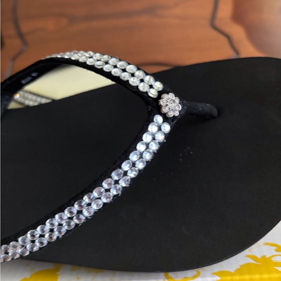 Yellow Box Jello Elegant Black Flip-Flops with Rhinestone Detailing - Picture 3 of 4